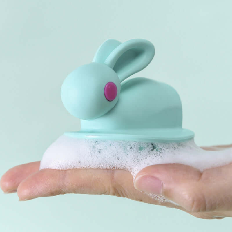 👉 Soft Rubber Shampoo Brush