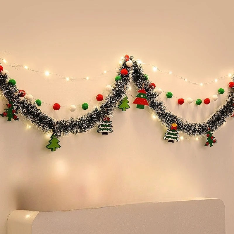 Christmas decorations, tree ornaments, indoor LED lights, pictures, background walls, atmosphere, scenes, decorations and flags.