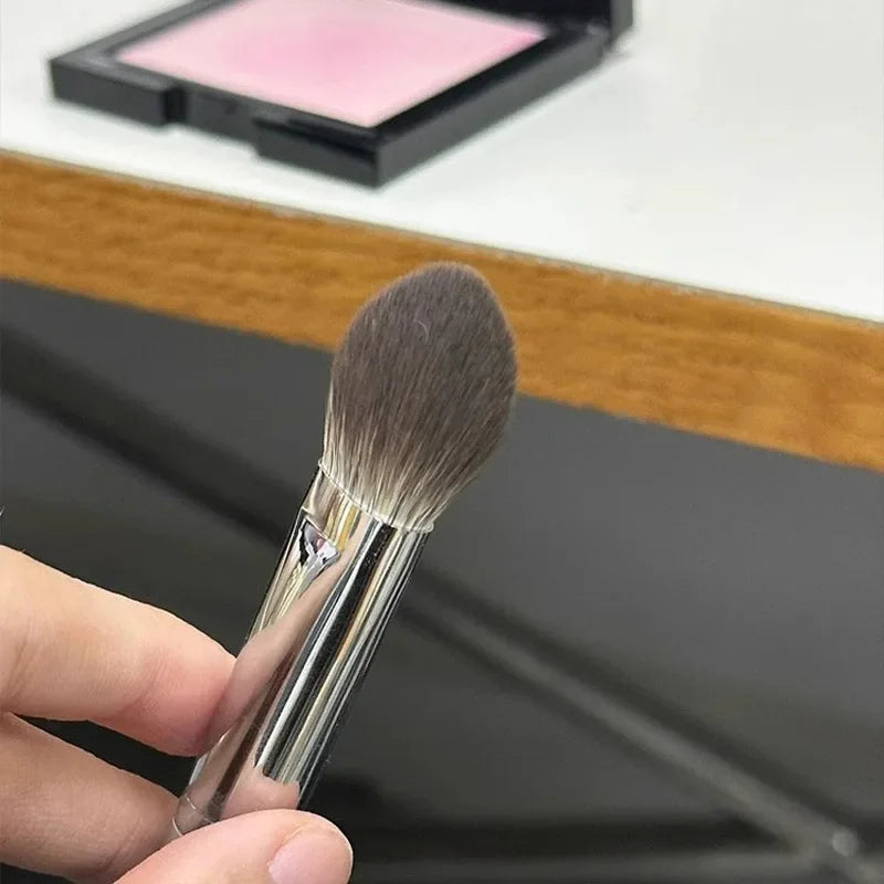 1/2Pcs Peach Heart Blusher Brush - Small Flat Precise for Powder/Cream/Liquid Blush, Makeup Tool